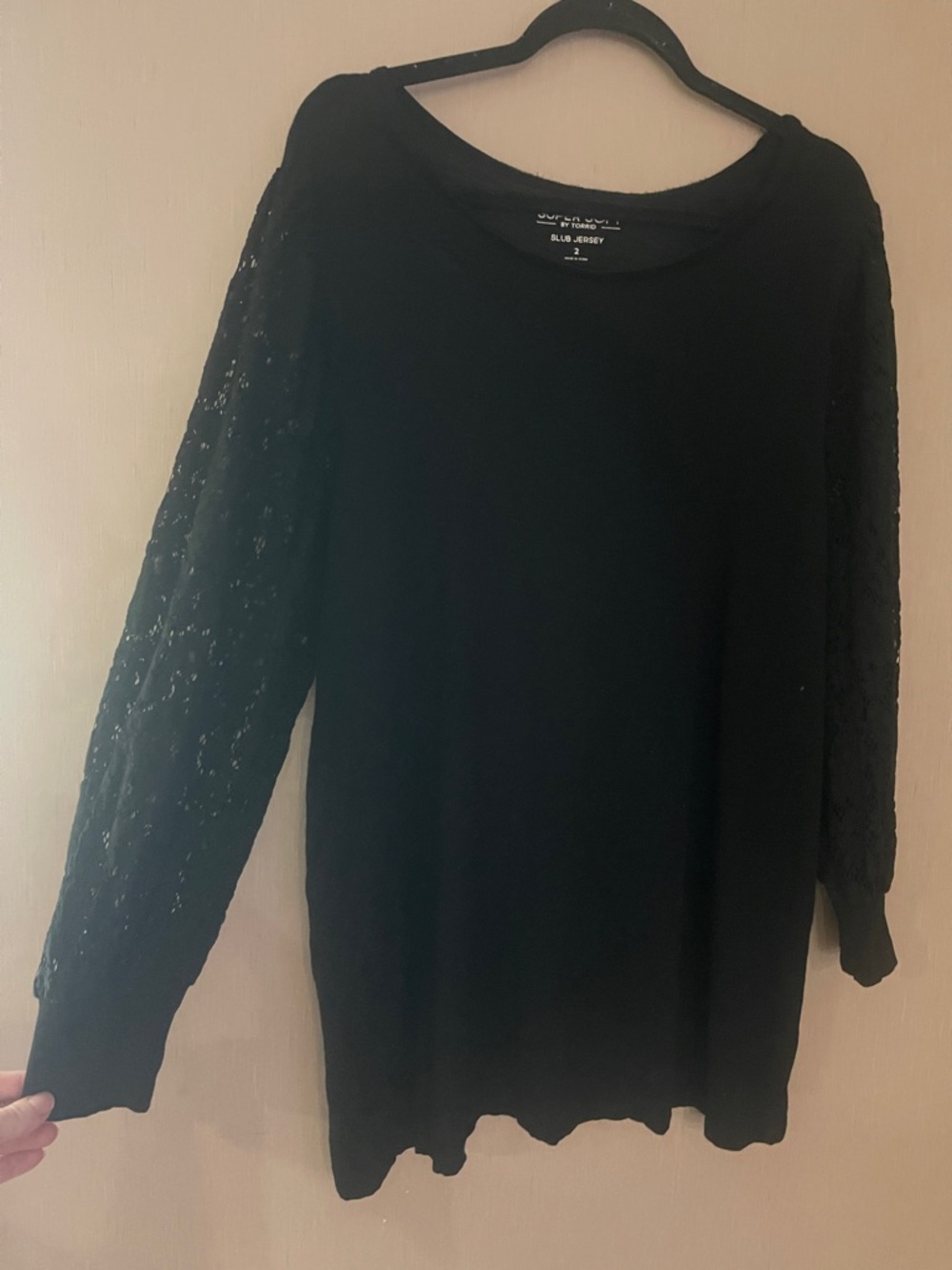 Torrid super soft slub jersey sz 2 plus Black Long Sleeve Lace eyelet Sleeve Top